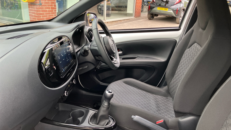 Toyota Aygo X 1.0 VVT-i Edge 5dr Petrol Hatchback